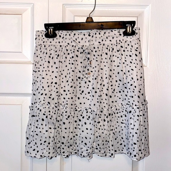 Boutique Crescent white and black Polka-dot Skirt - Picture 2 of 5